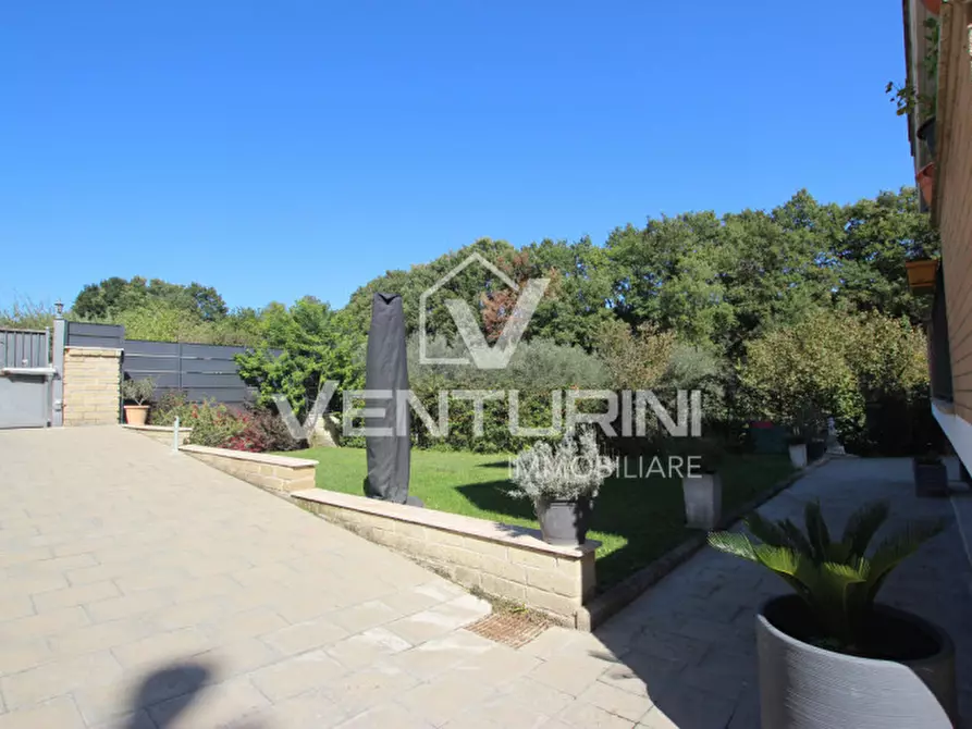 Immagine 27 di Appartamento in vendita  in Via Roncoferraro, 77 a Roma