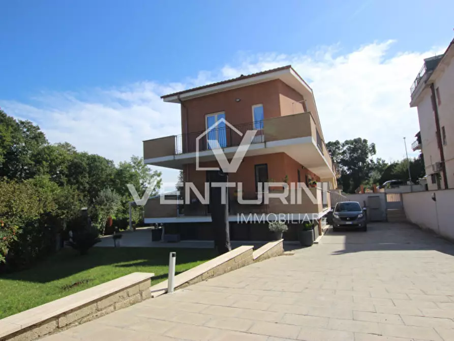 Immagine 29 di Appartamento in vendita  in Via Roncoferraro, 77 a Roma