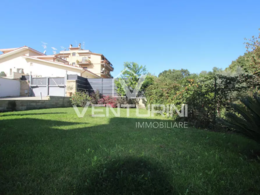 Immagine 31 di Appartamento in vendita  in Via Roncoferraro, 77 a Roma