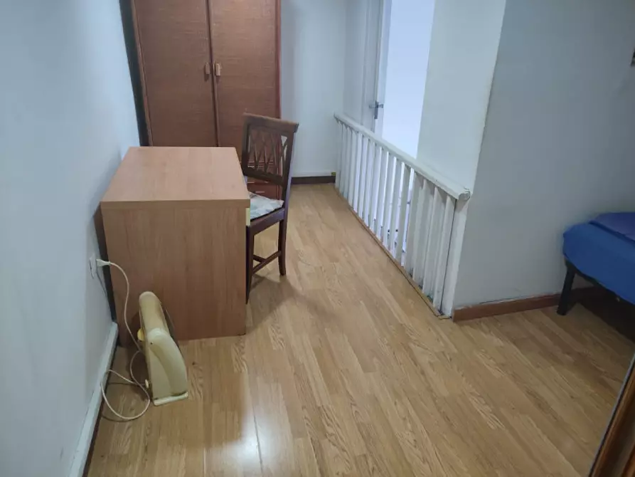 Immagine 14 di Camera in affitto  in Via duomo a Napoli