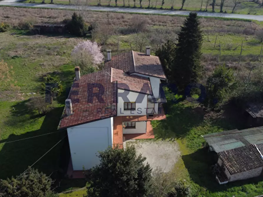 Immagine 2 di Casa indipendente in vendita  in Via Peschiere a Casier