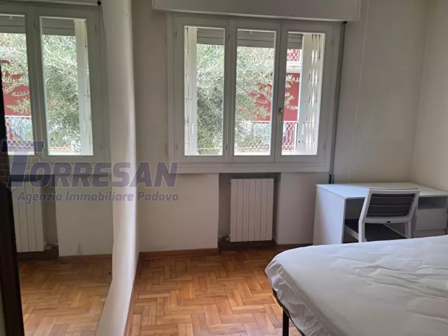 Immagine 2 di Camera in affitto  in via mezzabati a Padova