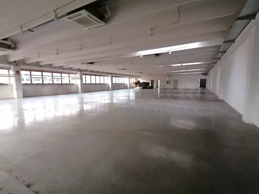 Immagine 1 di Capannone industriale in affitto  in Viale della Navigazione Interna a Noventa Padovana