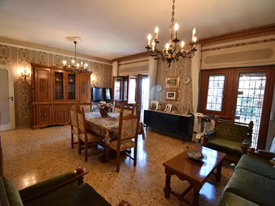 Immagine 7 di Appartamento in vendita  in VIA SAVIGNONE a Roma