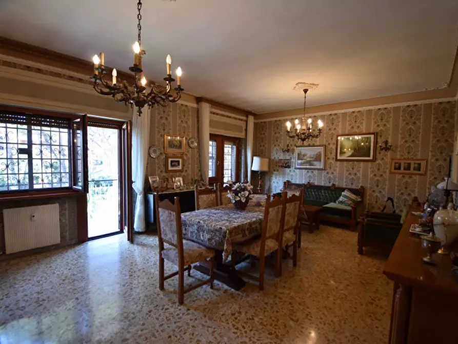 Immagine 8 di Appartamento in vendita  in VIA SAVIGNONE a Roma
