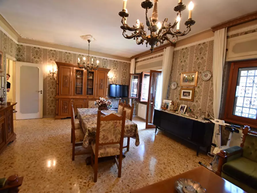 Immagine 9 di Appartamento in vendita  in VIA SAVIGNONE a Roma