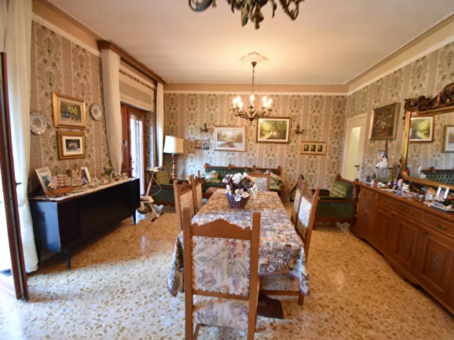 Immagine 10 di Appartamento in vendita  in VIA SAVIGNONE a Roma