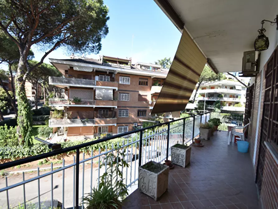 Immagine 13 di Appartamento in vendita  in VIA SAVIGNONE a Roma
