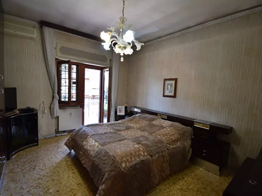 Immagine 18 di Appartamento in vendita  in VIA SAVIGNONE a Roma