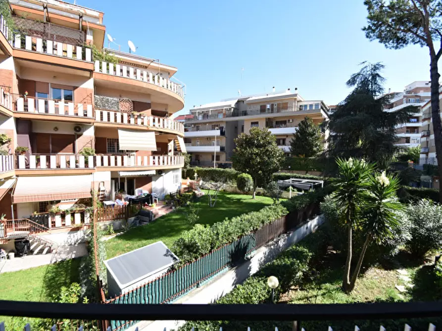 Immagine 26 di Appartamento in vendita  in VIA SAVIGNONE a Roma