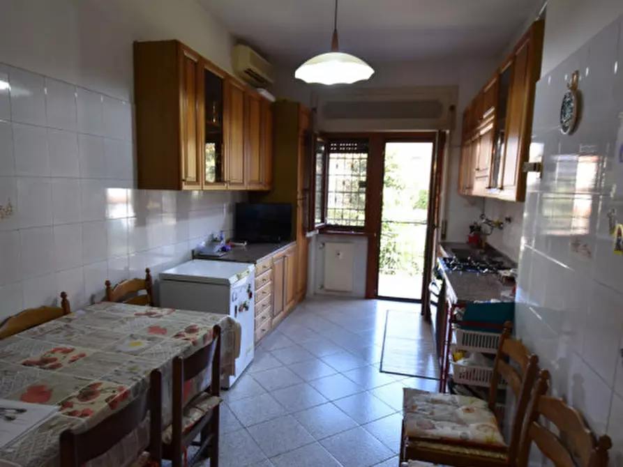 Immagine 28 di Appartamento in vendita  in VIA SAVIGNONE a Roma