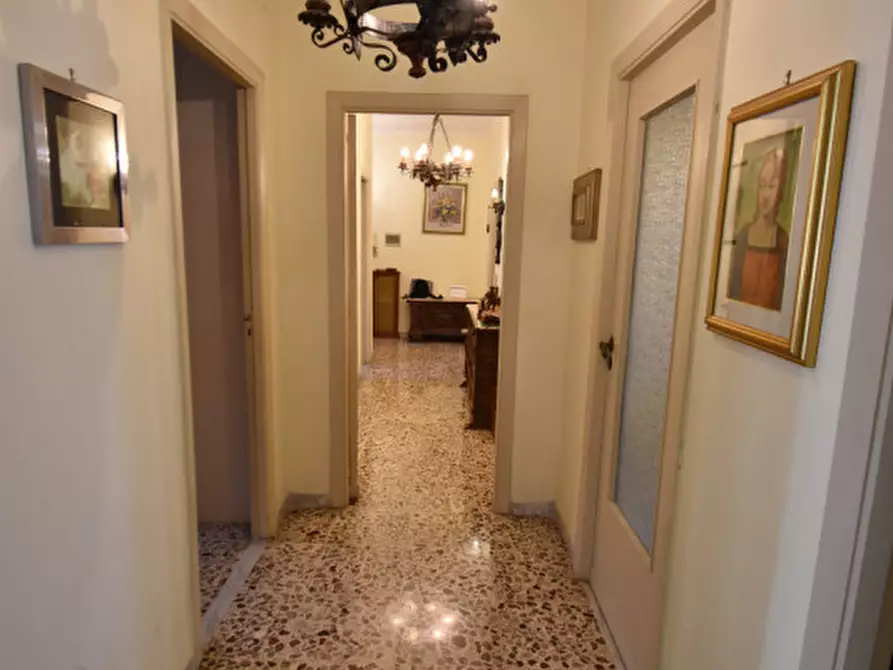 Immagine 30 di Appartamento in vendita  in VIA SAVIGNONE a Roma