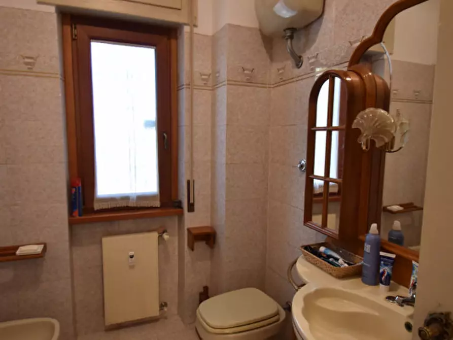 Immagine 31 di Appartamento in vendita  in VIA SAVIGNONE a Roma