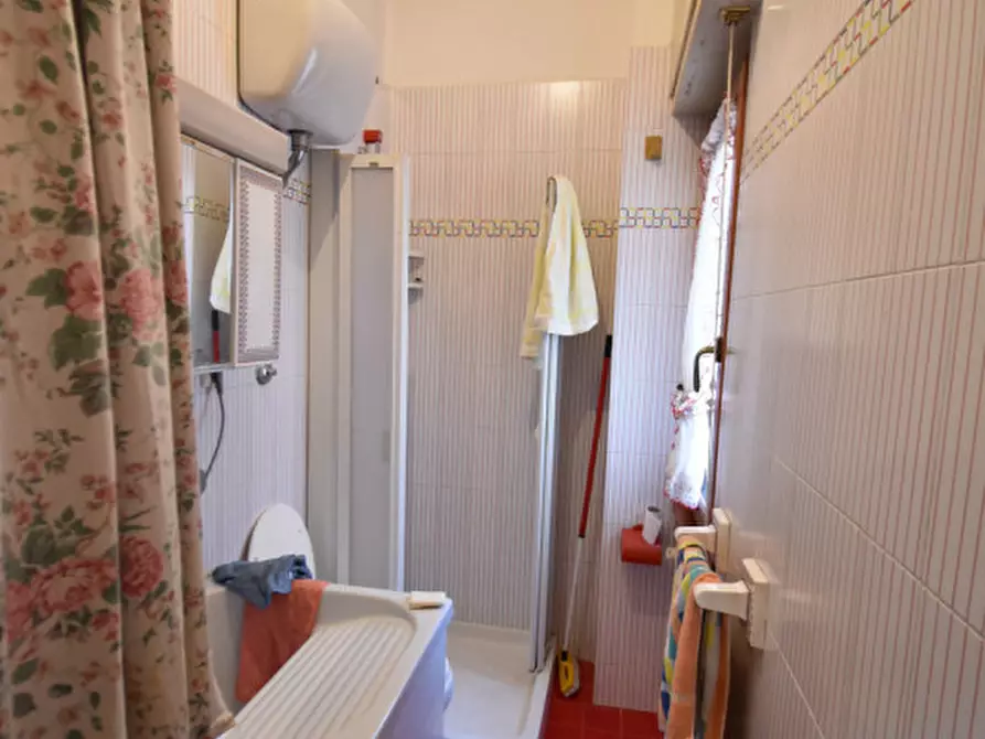 Immagine 32 di Appartamento in vendita  in VIA SAVIGNONE a Roma