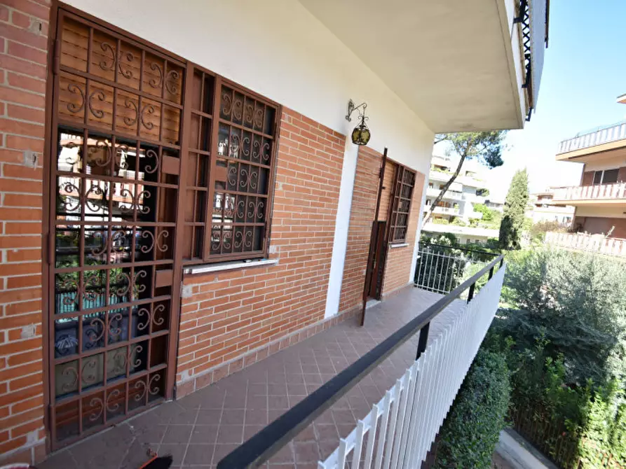 Immagine 33 di Appartamento in vendita  in VIA SAVIGNONE a Roma