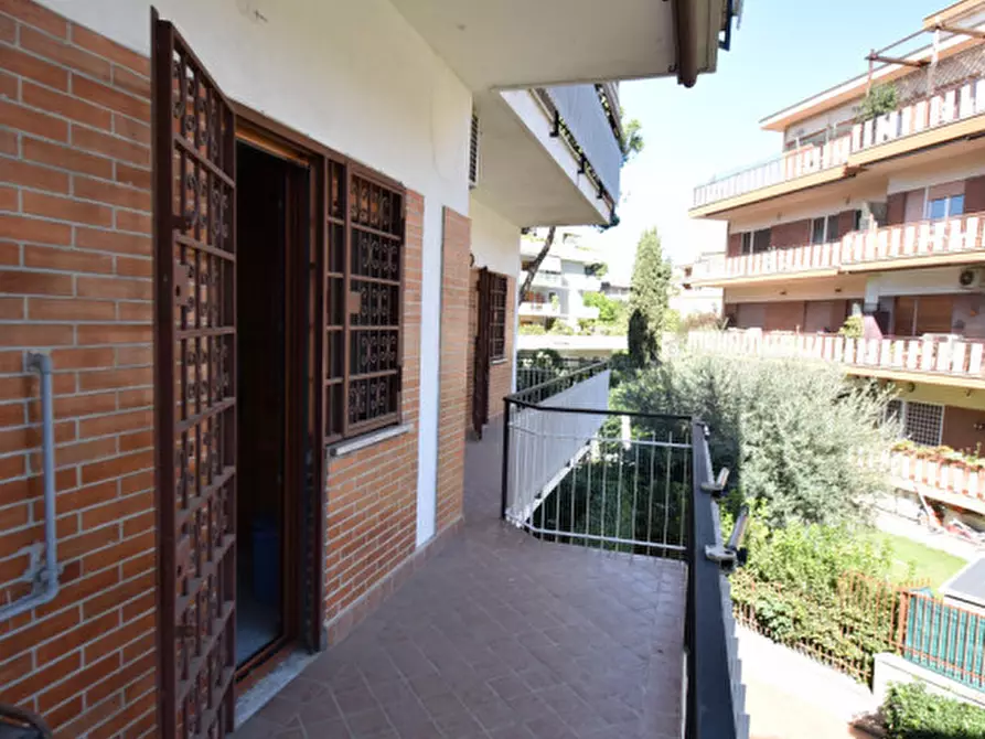 Immagine 35 di Appartamento in vendita  in VIA SAVIGNONE a Roma