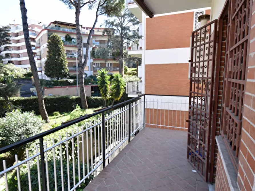 Immagine 36 di Appartamento in vendita  in VIA SAVIGNONE a Roma
