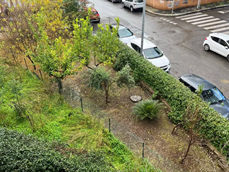 Immagine 40 di Appartamento in vendita  in VIA SAVIGNONE a Roma