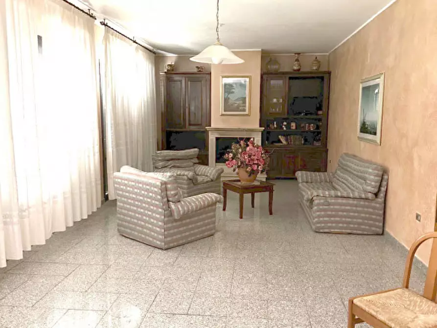 Immagine 4 di Casa indipendente in vendita  in Via delle Marche a Perugia