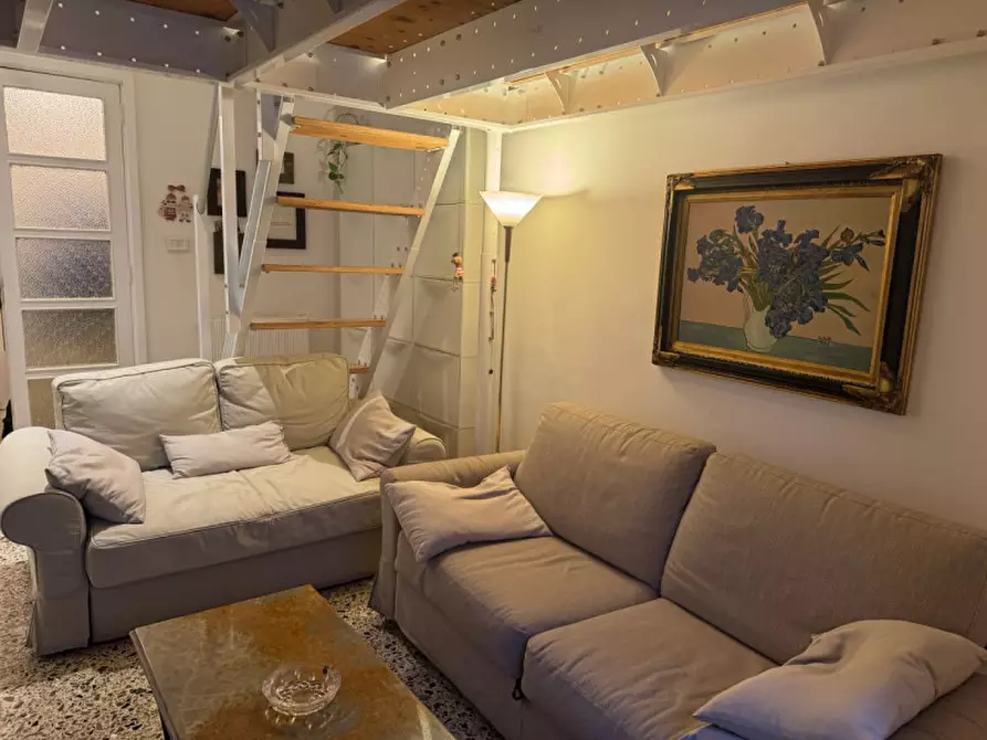 Immagine 8 di Camera in affitto  in Via scarlatti a Napoli