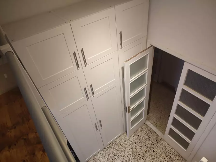 Immagine 10 di Camera in affitto  in Via scarlatti a Napoli