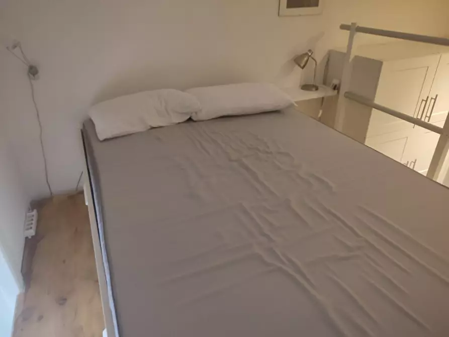 Immagine 12 di Camera in affitto  in Via scarlatti a Napoli