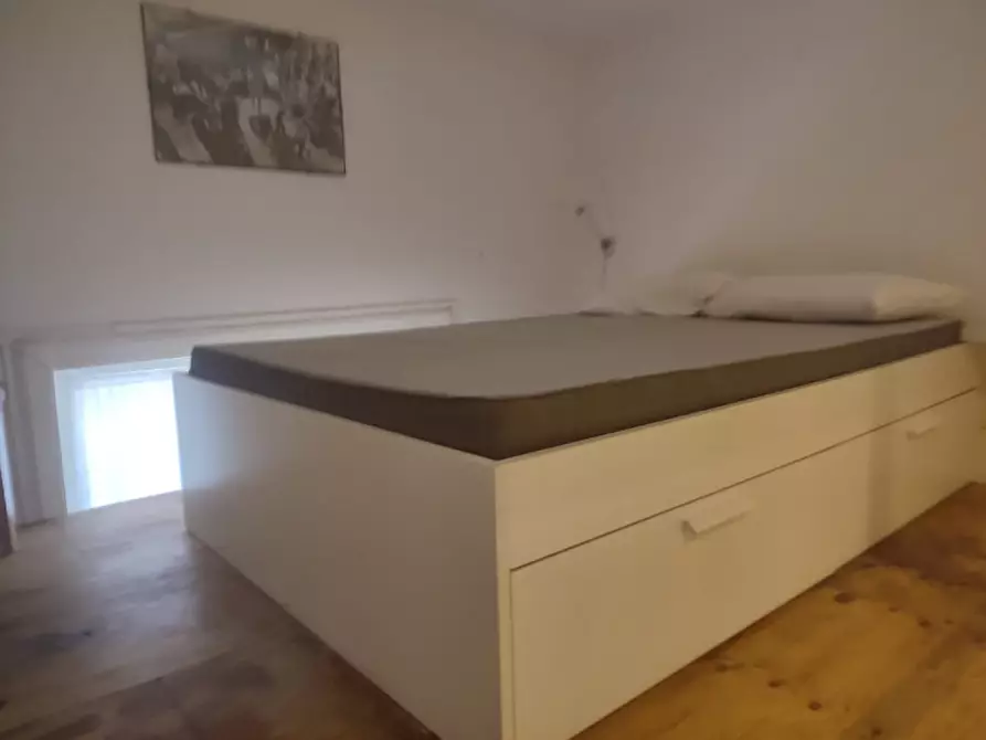 Immagine 15 di Camera in affitto  in Via scarlatti a Napoli