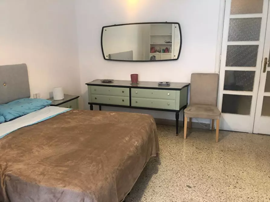 Immagine 24 di Camera in affitto  in Via scarlatti a Napoli