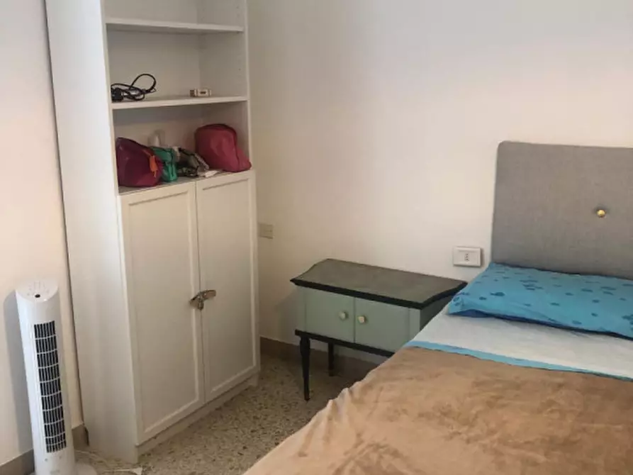 Immagine 25 di Camera in affitto  in Via scarlatti a Napoli