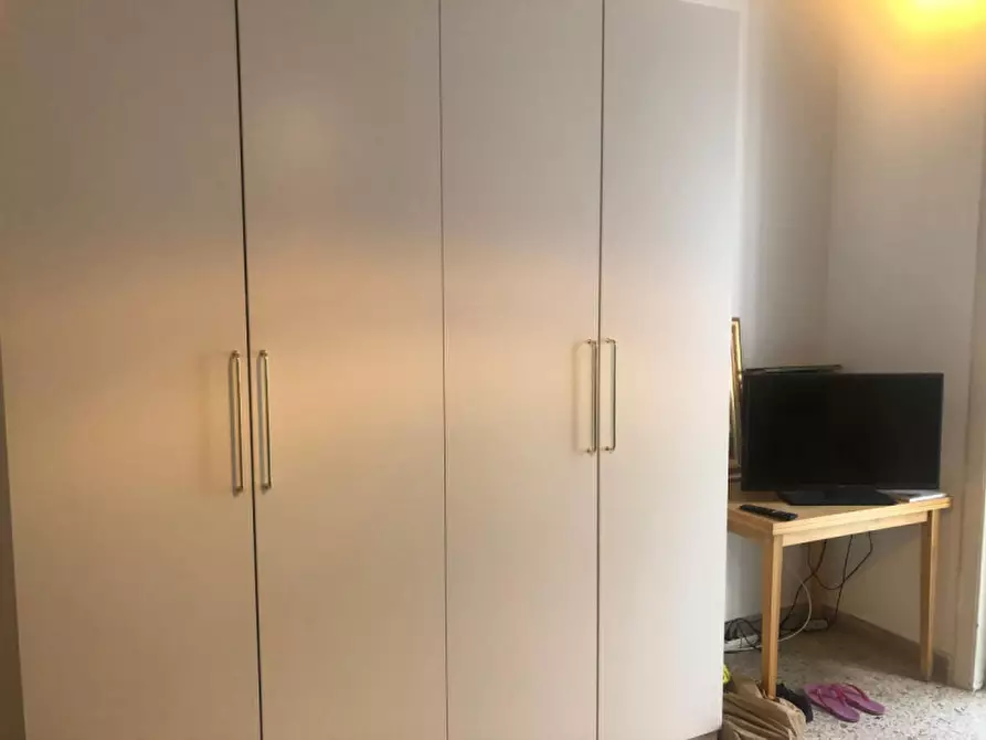 Immagine 29 di Camera in affitto  in Via scarlatti a Napoli