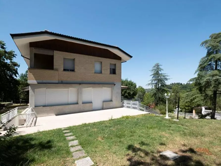 Immagine 1 di Villa in vendita  in via del parco a Pianoro