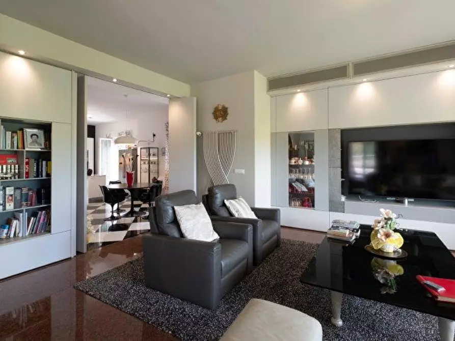 Immagine 3 di Villa in vendita  in via del parco a Pianoro