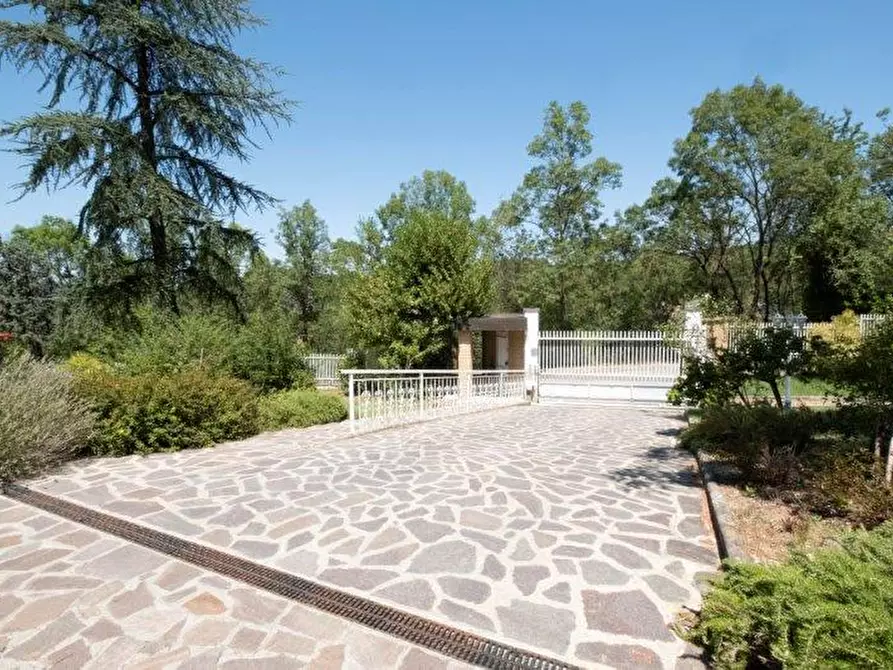 Immagine 10 di Villa in vendita  in via del parco a Pianoro