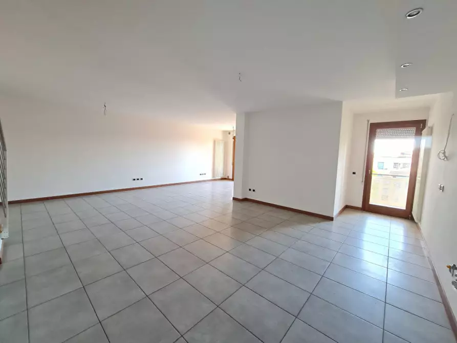 Immagine 9 di Attico in vendita  in via Roma a Montegrotto Terme