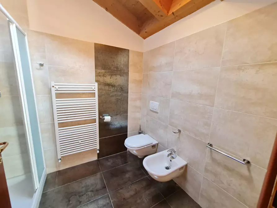 Immagine 17 di Attico in vendita  in via Roma a Montegrotto Terme