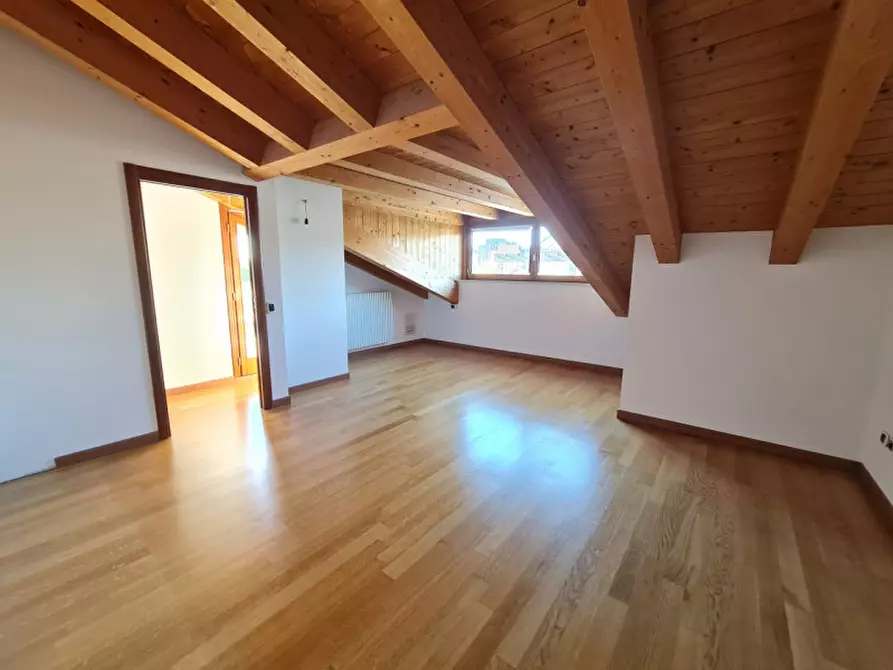 Immagine 24 di Attico in vendita  in via Roma a Montegrotto Terme