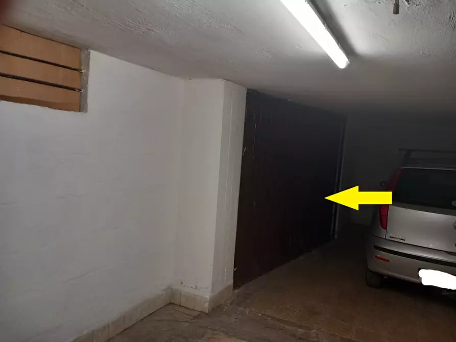 Immagine 2 di Garage in vendita  in Via Mons. G. Livrani a Ostuni