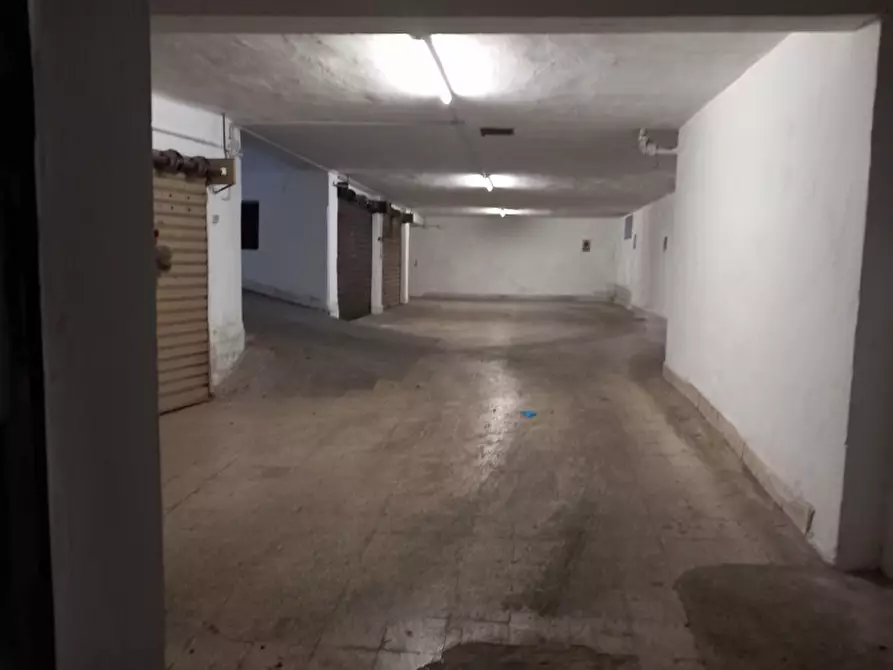 Immagine 3 di Garage in vendita  in Via Mons. G. Livrani a Ostuni