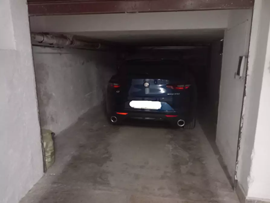 Immagine 5 di Garage in vendita  in Via Mons. G. Livrani a Ostuni