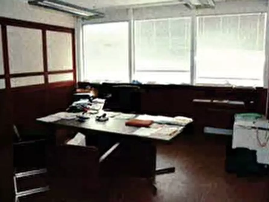 Immagine 3 di Ufficio in vendita  in VIA LEONE PANCALDO 68 a Verona