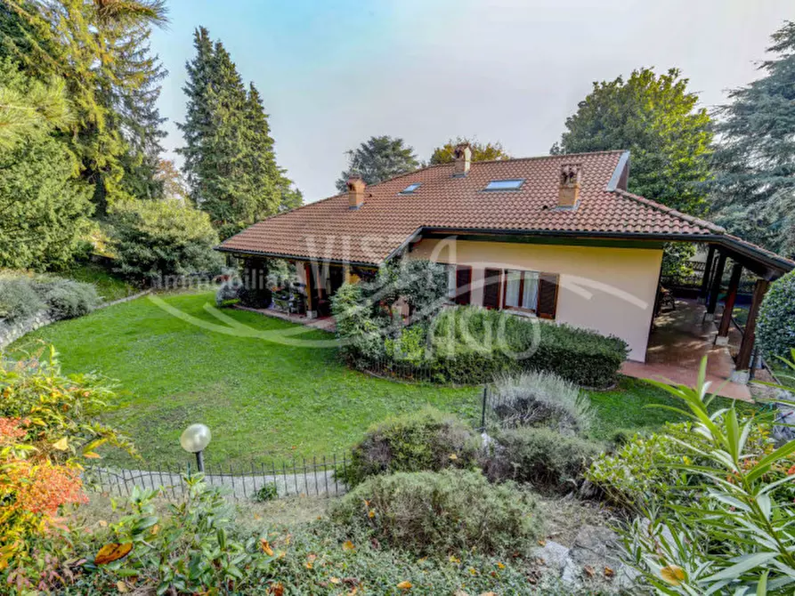 Immagine 1 di Villa in vendita  in Via Manzoni, 23 a Proserpio