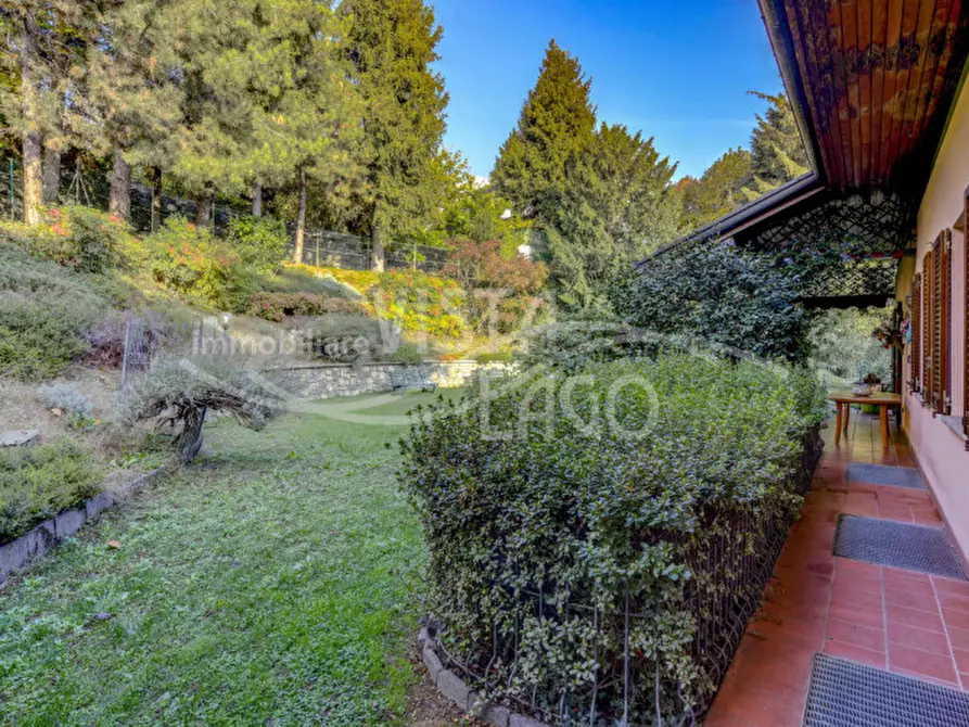 Immagine 8 di Villa in vendita  in Via Manzoni, 23 a Proserpio