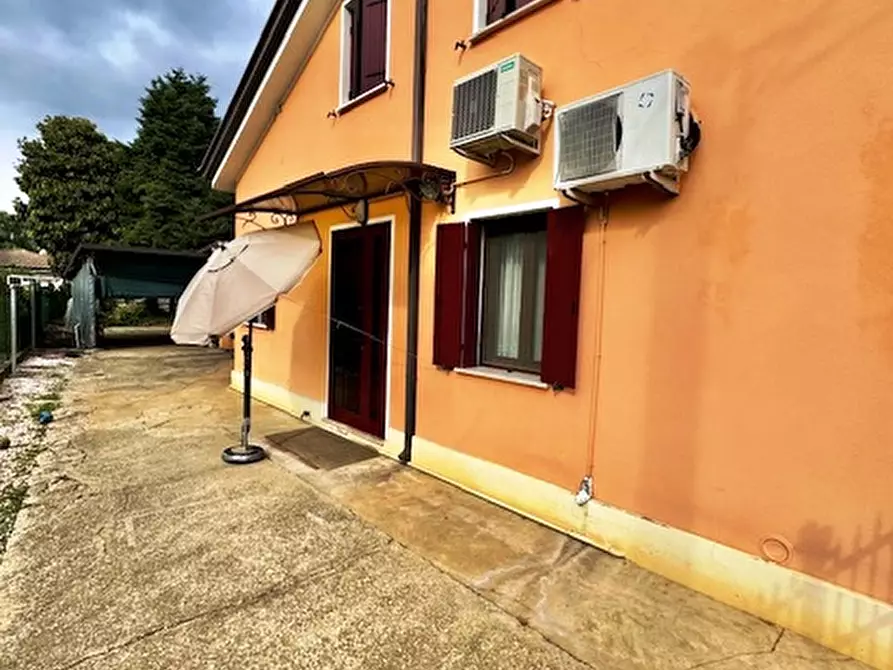 Immagine 1 di Casa bifamiliare in vendita  a Badia Polesine