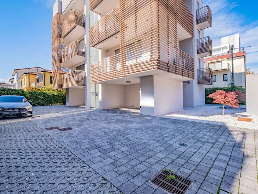 Immagine 28 di Appartamento in vendita  in Piazza Mazzini a Jesolo
