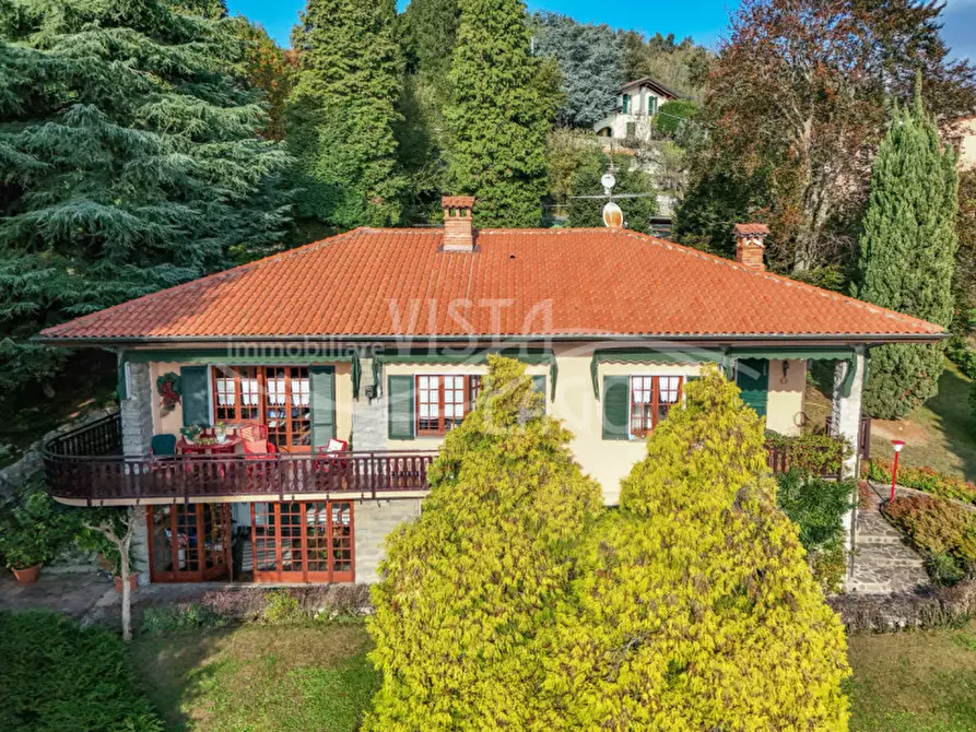 Immagine 3 di Villa in vendita  in Via Manzoni, 25 a Proserpio