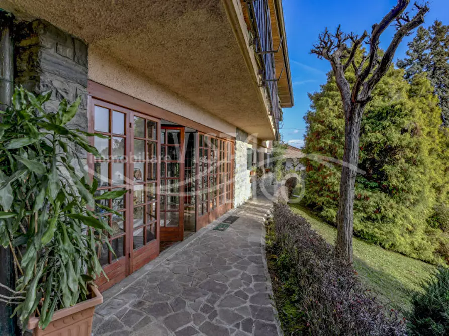 Immagine 4 di Villa in vendita  in Via Manzoni, 25 a Proserpio