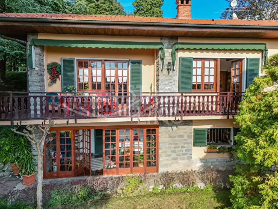 Immagine 5 di Villa in vendita  in Via Manzoni, 25 a Proserpio