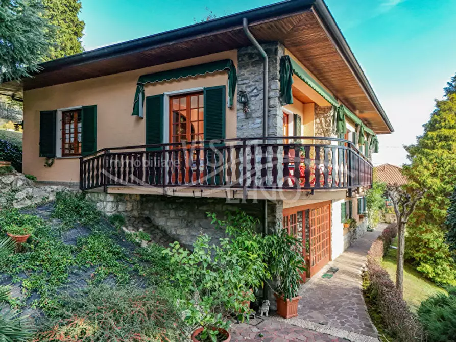 Immagine 7 di Villa in vendita  in Via Manzoni, 25 a Proserpio