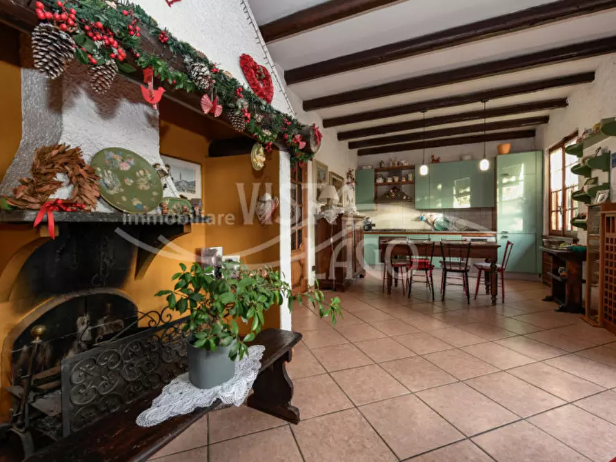 Immagine 11 di Villa in vendita  in Via Manzoni, 25 a Proserpio