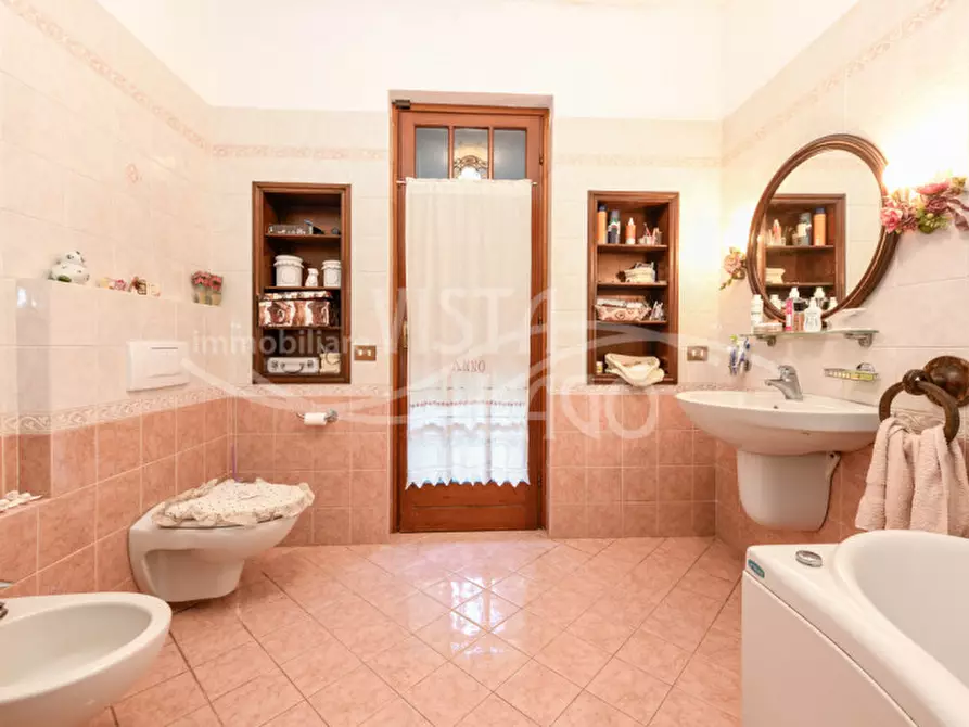 Immagine 22 di Villa in vendita  in Via Manzoni, 25 a Proserpio